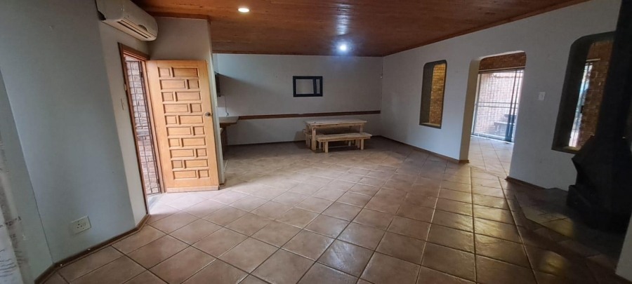 3 Bedroom Property for Sale in Rhodesdene Northern Cape